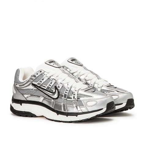 Nike silver shoes for men